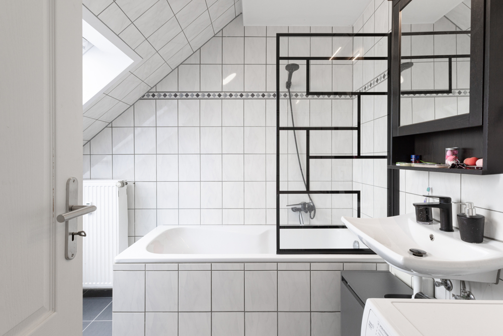Teilansicht Badezimmer 