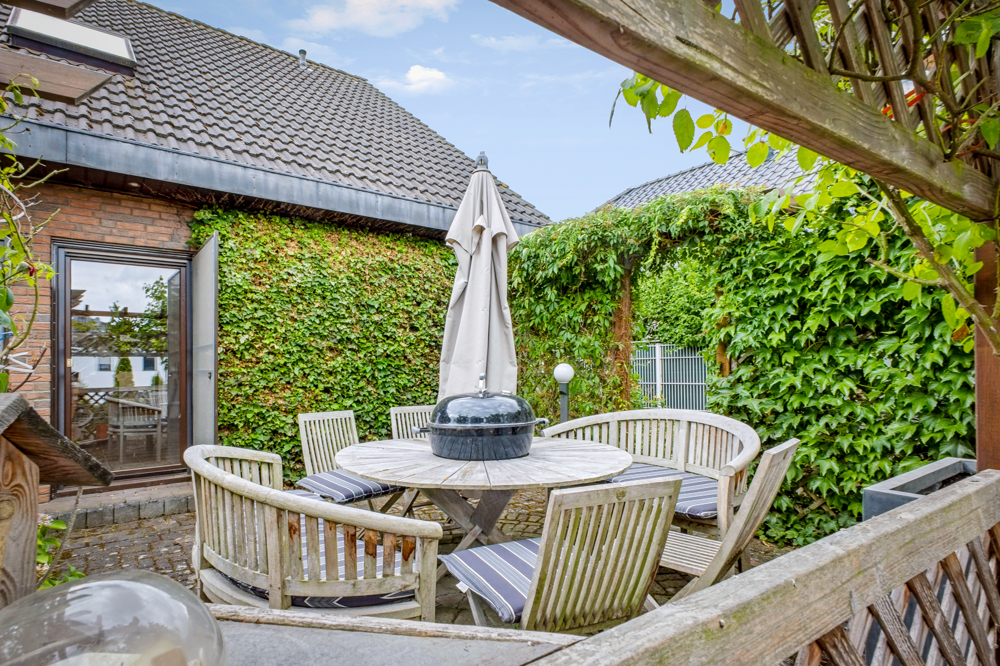 Teilansicht Grill-Terrasse 