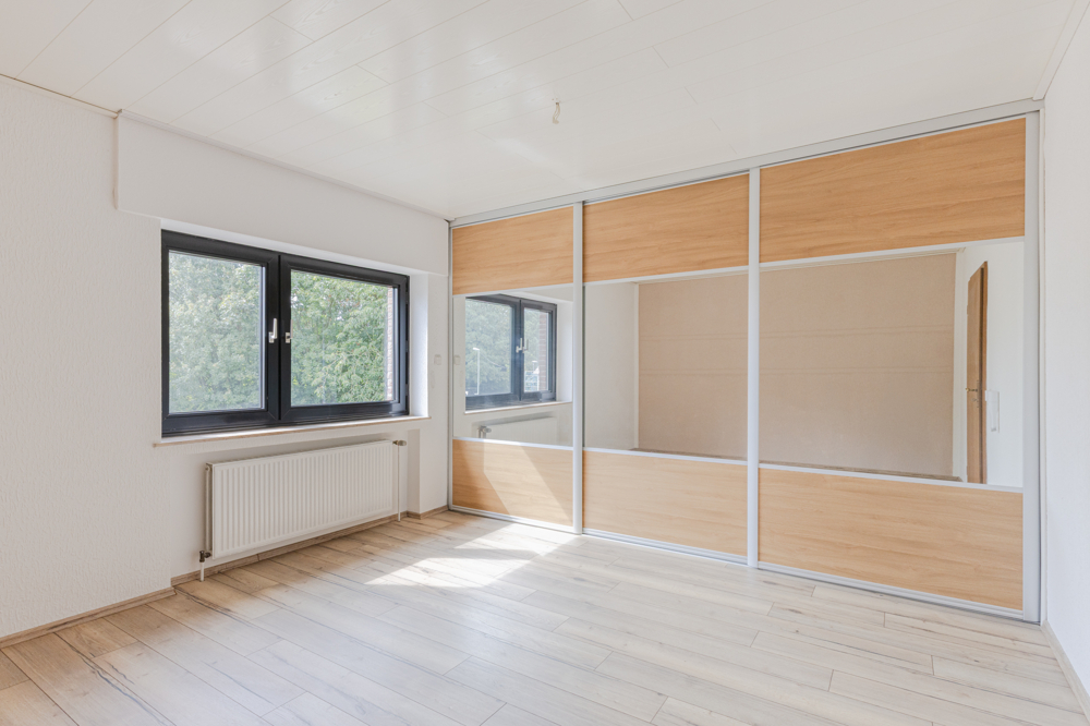 Schlafzimmer 1 DG