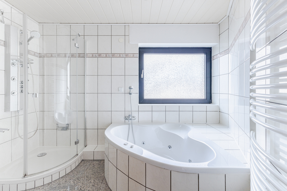 Teilansicht Bad DG