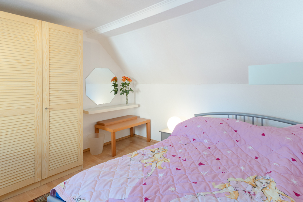Schlafzimmer 2 DG Wohnung 1